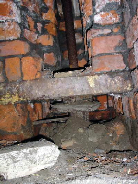 North winder RH side outer front bed-bolt